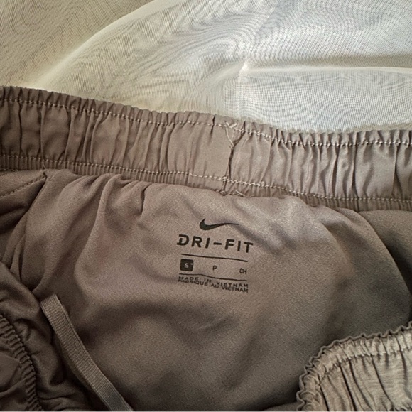 Nike Tempo shorts - Picture 2 of 4